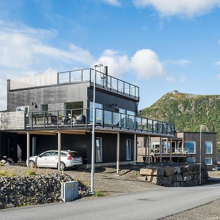 Nydelig Moderne Villa Med Fantastisk Beliggenhet. Kabelvåg Zewnętrze zdjęcie