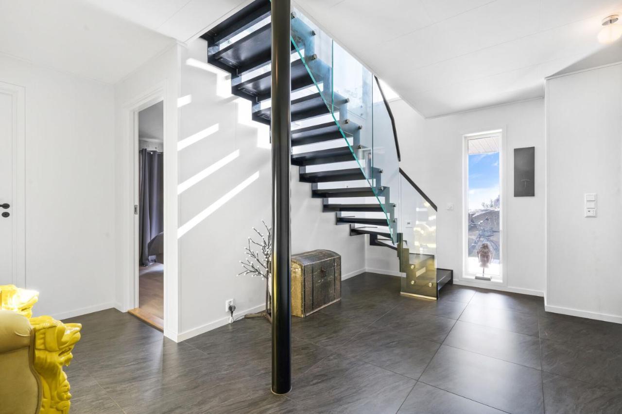 Nydelig Moderne Villa Med Fantastisk Beliggenhet. Kabelvåg Zewnętrze zdjęcie