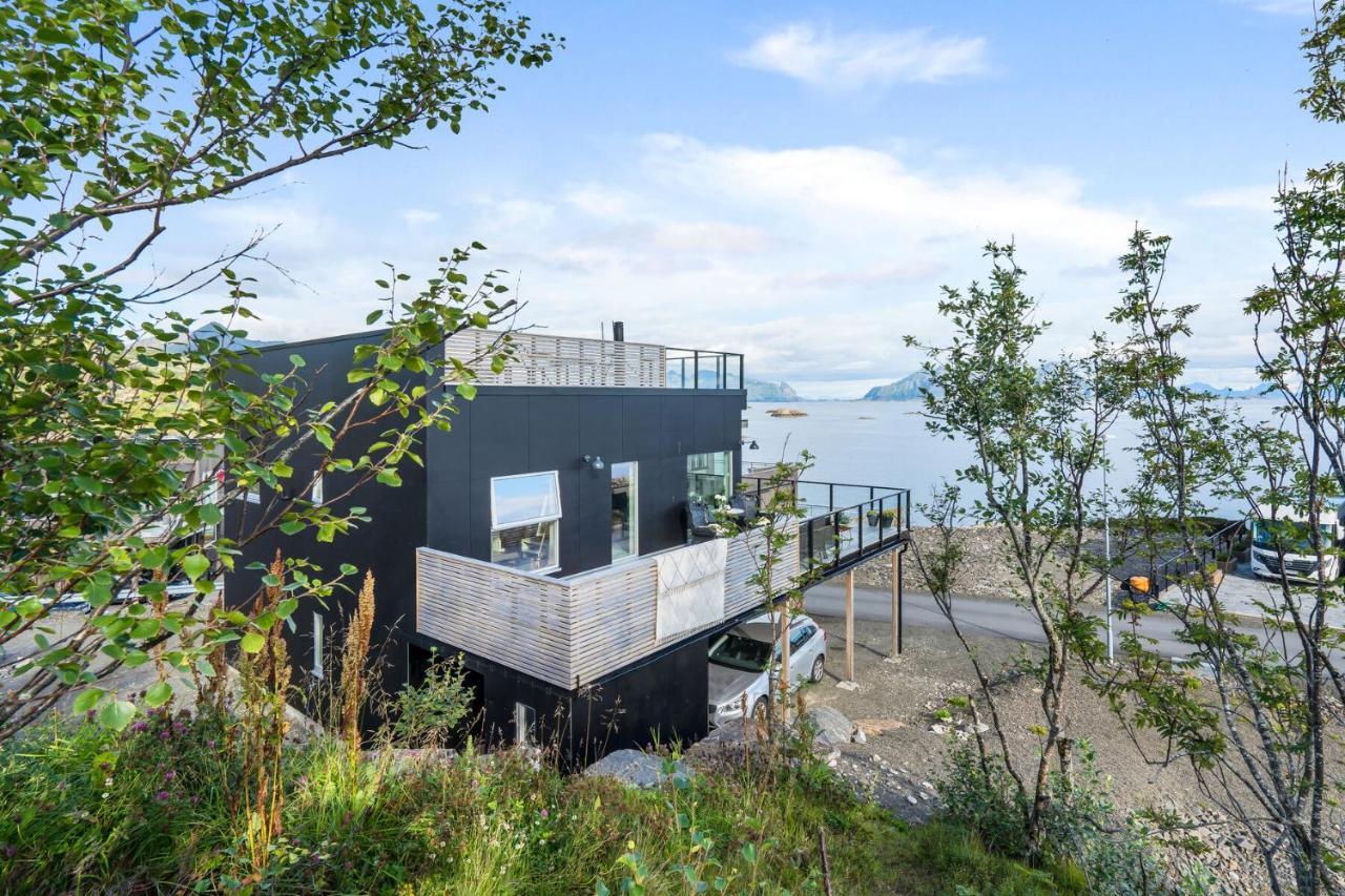 Nydelig Moderne Villa Med Fantastisk Beliggenhet. Kabelvåg Zewnętrze zdjęcie